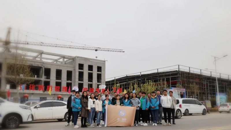 卓一牧業(yè)丨三月艷陽春四月雨潤(rùn)潤(rùn)